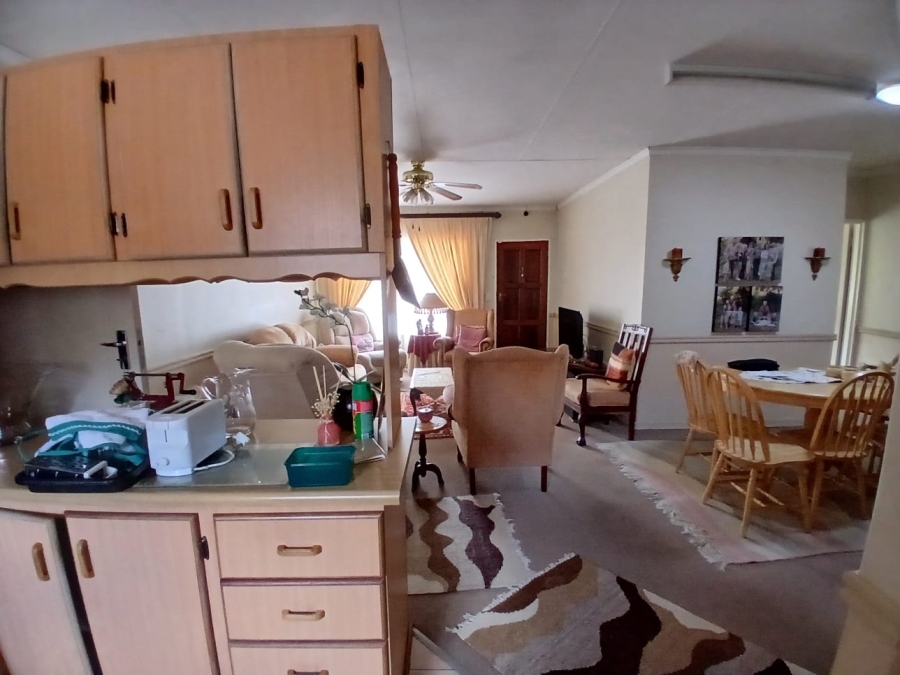 To Let 3 Bedroom Property for Rent in Fleurdal Free State